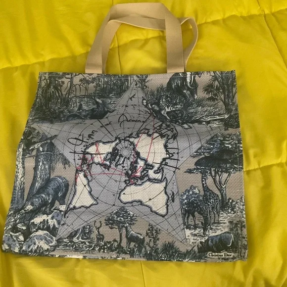 Dior Platinum 2025 : Around The World Straw Tote Beach Bag. brand new not used - Picture 1 of 8